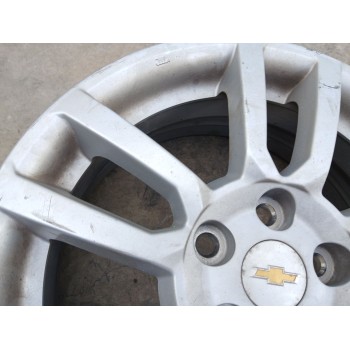 Recambio de llanta para chevrolet aveo sedán (t300) 1.3 d referencia OEM IAM 95040752 X1 16 PULGADAS