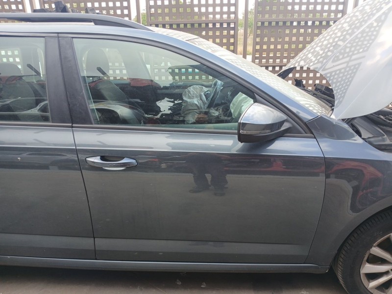 Recambio de puerta delantera derecha para skoda octavia iii combi (5e5, 5e6) 2.0 tdi referencia OEM IAM   