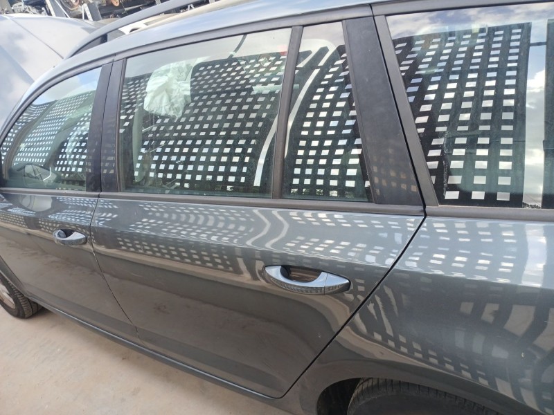 Recambio de puerta trasera izquierda para skoda octavia iii combi (5e5, 5e6) 2.0 tdi referencia OEM IAM   