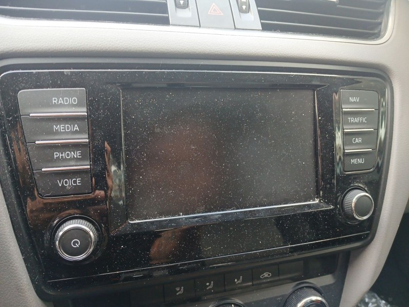 Recambio de pantalla multifuncion para skoda octavia iii combi (5e5, 5e6) 2.0 tdi referencia OEM IAM   