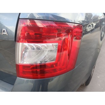 PILOTO TRASERO DERECHO 5E9945111 