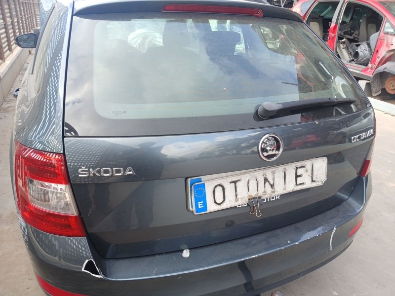 Recambio de porton trasero para skoda octavia iii combi (5e5, 5e6) 2.0 tdi referencia OEM IAM   