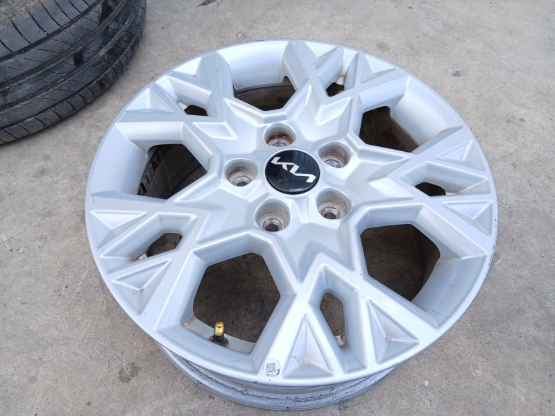 Recambio de llanta para kia ceed (cd) 1.6 crdi 136 referencia OEM IAM 52910J7AA0 X1 16 PULGADAS