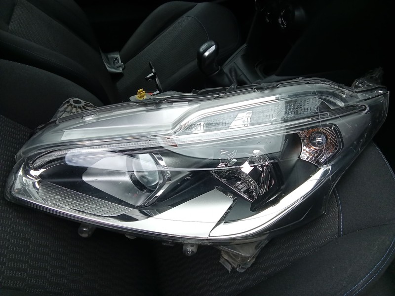 Recambio de faro izquierdo para peugeot 208 i (ca_, cc_) 1.5 bluehdi 100 referencia OEM IAM   