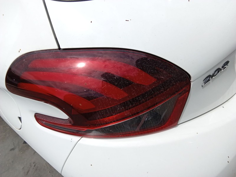 Recambio de piloto trasero izquierdo para peugeot 208 i (ca_, cc_) 1.5 bluehdi 100 referencia OEM IAM   