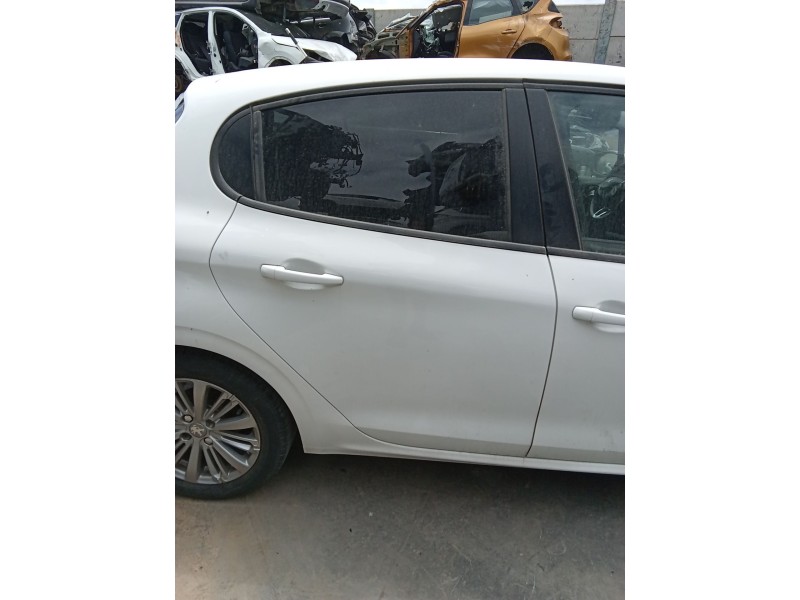 Recambio de puerta trasera derecha para peugeot 208 i (ca_, cc_) 1.5 bluehdi 100 referencia OEM IAM   