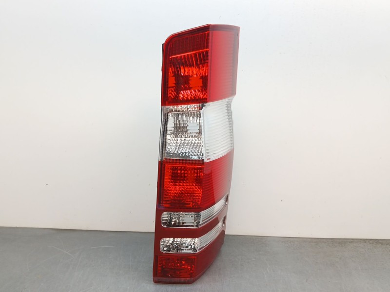 Recambio de piloto trasero derecho para mercedes-benz sprinter 3,5-t furgoneta (b906) 316 ngt (906.633, 906.635) referencia OEM 