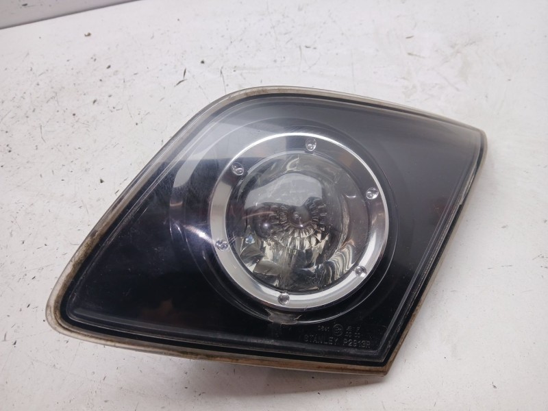 Recambio de piloto trasero derecho interior para mazda 3 sedán (bk) 1.6 di turbo (bk12y) referencia OEM IAM BP4K513H0C  