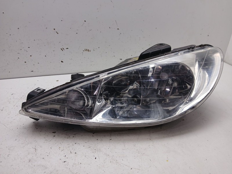 Recambio de faro izquierdo para peugeot 206 hatchback (2a/c) 1.4 16v referencia OEM IAM 6204S7  