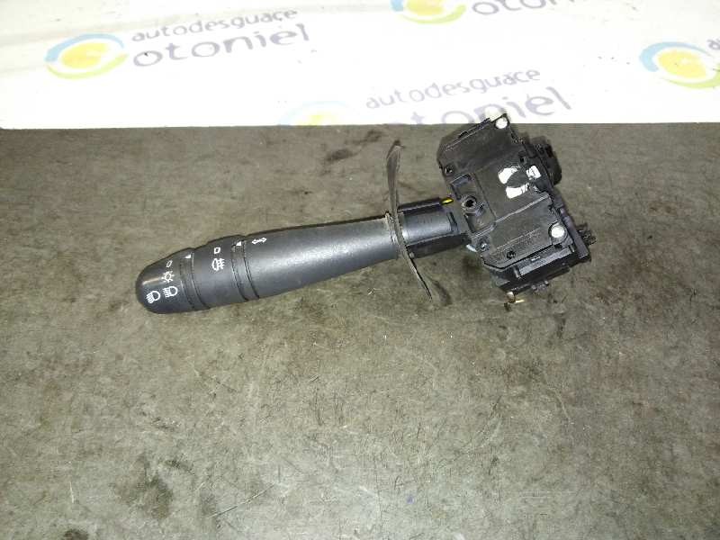 Recambio de mando intermitentes para renault clio ii fase ii (b/cb0) campus referencia OEM IAM   