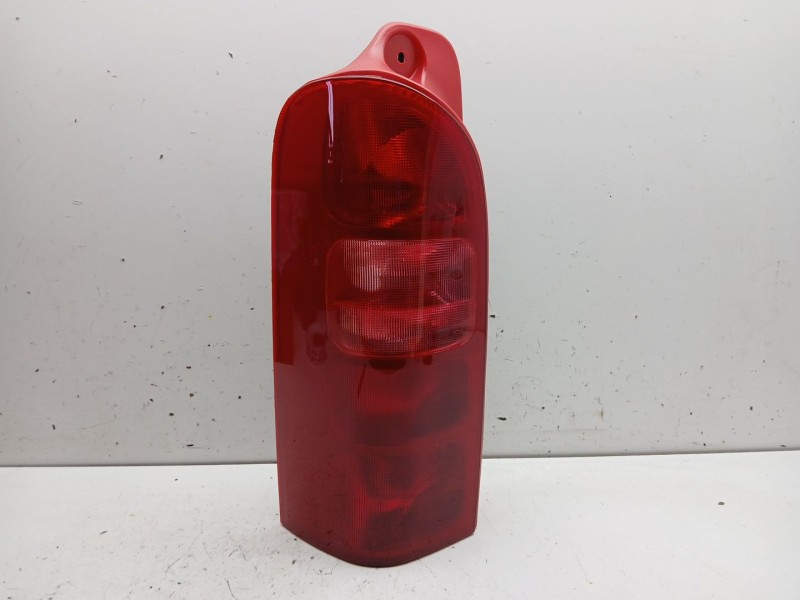 Recambio de piloto trasero izquierdo para nissan interstar caja/chasis (x70) dci 140 referencia OEM IAM 7705352700 4500516 
