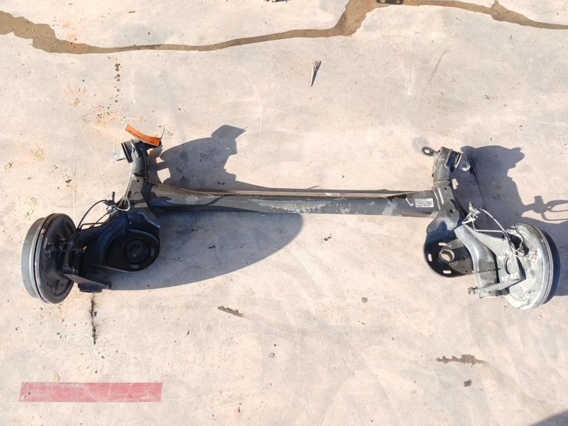 Recambio de puente trasero para chevrolet aveo sedán (t300) 1.3 d referencia OEM IAM 95135968  
