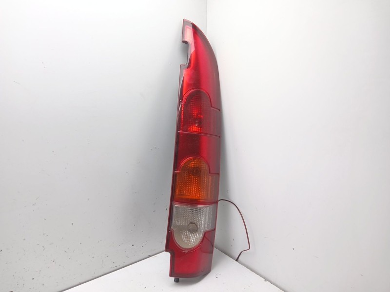 Recambio de piloto trasero derecho para renault kangoo (kc0/1_) 1.5 dci referencia OEM IAM 8200150625  