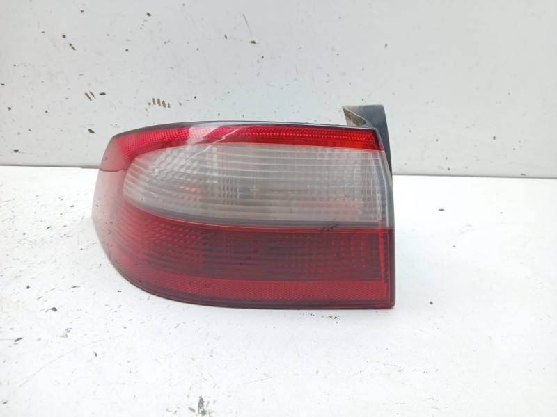 Recambio de piloto trasero izquierdo para renault laguna ii (bg0/1_) 2.0 16v (bg1y) referencia OEM IAM 8200002473  