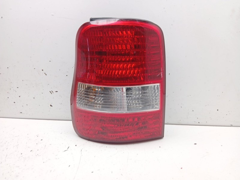 Recambio de piloto trasero izquierdo para kia carnival ii 2.9 cdri ex referencia OEM IAM   