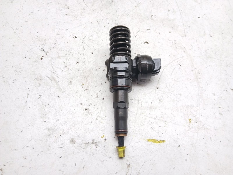 Recambio de inyector para seat ibiza iii (6l1) 1.9 tdi referencia OEM IAM 038130073AJ  