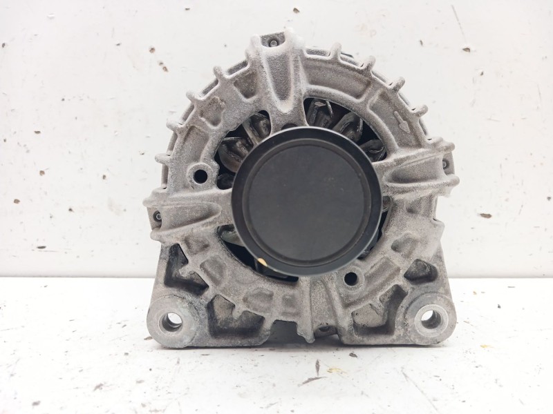 Recambio de alternador para dacia sandero iii 1.0 tce 100 referencia OEM IAM 231001629R / VERE8411 TL1220216 