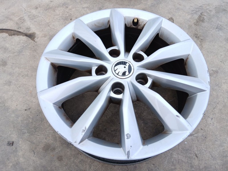 Recambio de llanta para skoda octavia iii combi (5e5, 5e6) 2.0 tdi referencia OEM IAM 5E0601025B X1 16 PULGADAS
