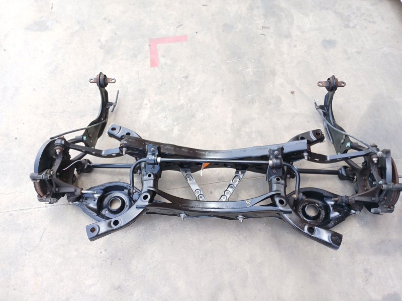 Recambio de puente trasero para mazda 3 lim. () style referencia OEM IAM   