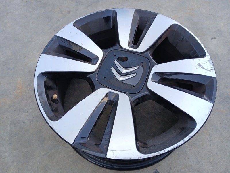 Recambio de llanta para citroën c3 iii (sx) 1.2 vti 82 referencia OEM IAM 9813075077 X1 16 PULGADAS