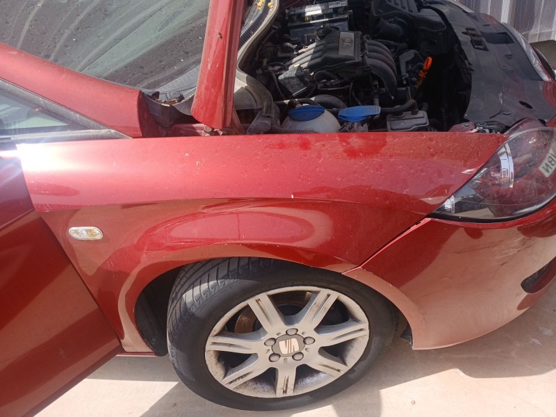 Recambio de aleta delantera derecha para seat leon (1p1) 1.6 referencia OEM IAM   