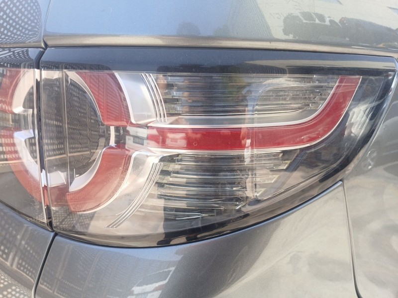 Recambio de piloto trasero derecho para land rover discovery sport (l550) 2.0 d 4x4 referencia OEM IAM LR135571  