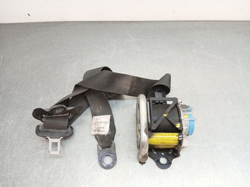 Recambio de pretensor airbag derecho para toyota yaris hsd active referencia OEM IAM 732100d321  