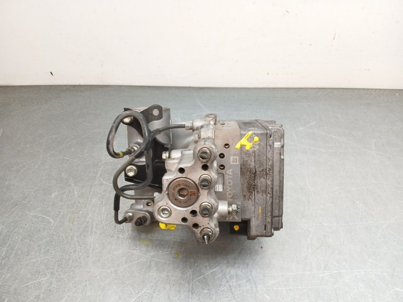 Recambio de abs para toyota yaris hsd active referencia OEM IAM 4721052140  