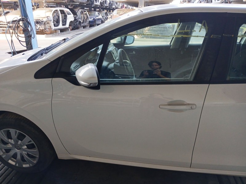 Recambio de puerta delantera izquierda para peugeot 208 i (ca_, cc_) 1.6 bluehdi 100 referencia OEM IAM   
