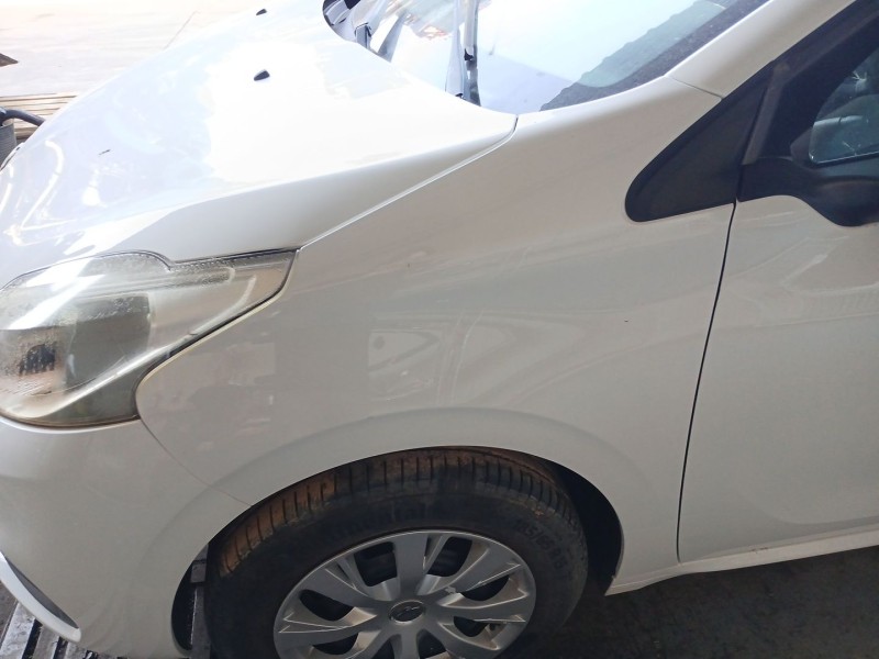 Recambio de aleta delantera izquierda para peugeot 208 i (ca_, cc_) 1.6 bluehdi 100 referencia OEM IAM   