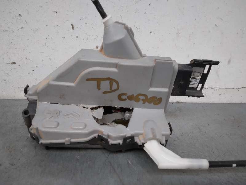 Recambio de cerradura puerta trasera derecha para peugeot 3008 style referencia OEM IAM 1514A457I3 TOCADA 6 PINS