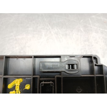 Recambio de mando climatizador para toyota yaris hsd active referencia OEM IAM 8271160640  