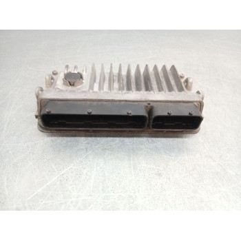 Recambio de centralita motor uce para toyota yaris hsd active referencia OEM IAM 896610dc00  
