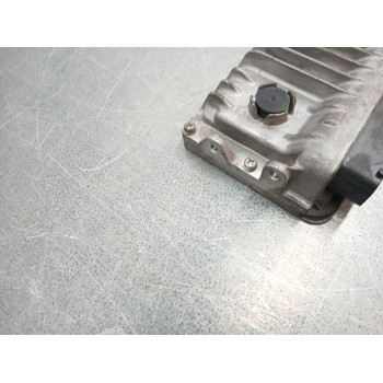 Recambio de centralita motor uce para toyota yaris hsd active referencia OEM IAM 896610dc00  