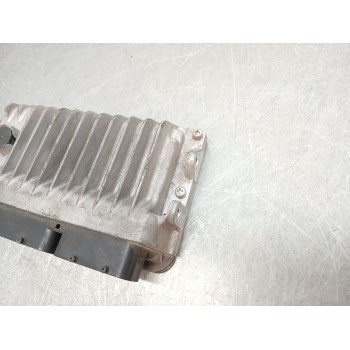 Recambio de centralita motor uce para toyota yaris hsd active referencia OEM IAM 896610dc00  