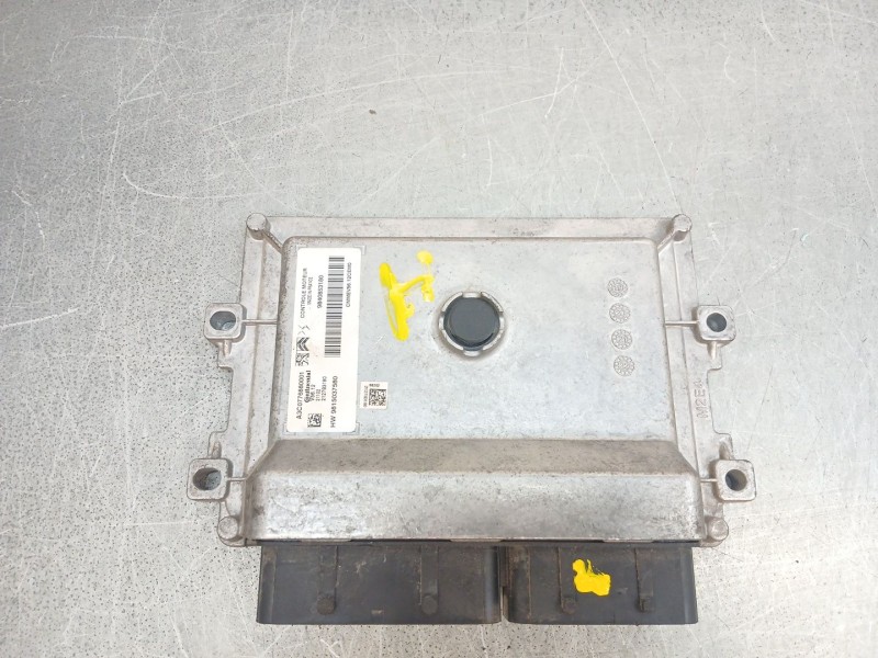 Recambio de centralita motor uce para citroën c3 iii (sx) 1.2 puretech 82 referencia OEM IAM 9840853180  