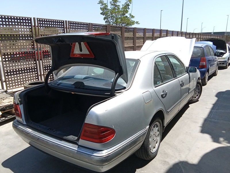 mercedes-benz clase e (w210) del año 1999