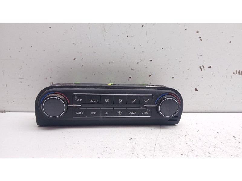 Recambio de mando climatizador para kia ceed drive referencia OEM IAM 97250j7302  