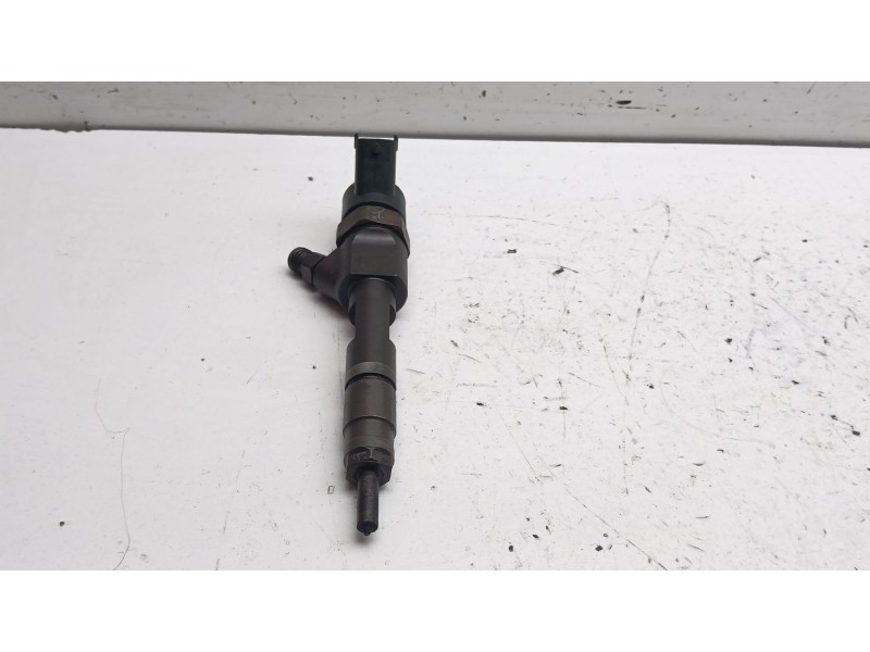Recambio de inyector para renault megane ii berlina 5p confort authentique referencia OEM IAM 0445110110 8200100272 