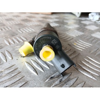 Recambio de inyector para renault megane ii berlina 5p confort authentique referencia OEM IAM 0445110110 8200100272 