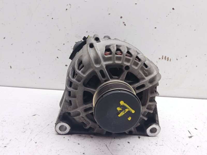 Recambio de alternador para citroën c3 iii (sx) 1.2 vti 82 referencia OEM IAM 9818677980 / 1619607980 2713135a tg12c261