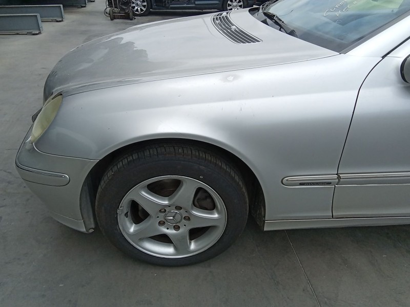 Recambio de aleta delantera izquierda para mercedes-benz clase c t-model (s203) c 240 (203.261) referencia OEM IAM   