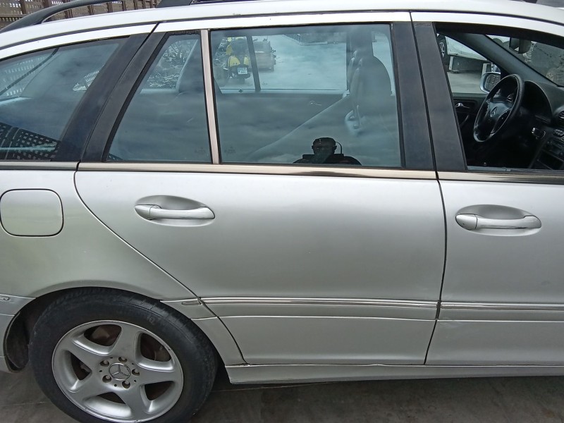 Recambio de puerta trasera derecha para mercedes-benz clase c t-model (s203) c 240 (203.261) referencia OEM IAM   