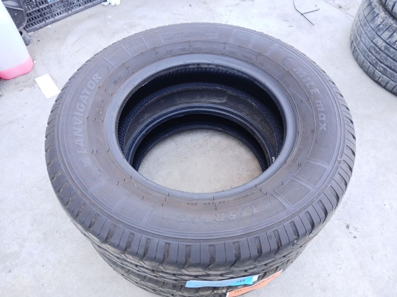 Recambio de neumatico para nissan serena (c23) 2.3 d referencia OEM IAM 175R14C 99/98R X2 LANVIGATOR 2024