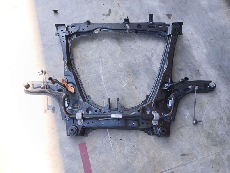 Recambio de puente delantero para dacia sandero iii 1.0 tce 100 referencia OEM IAM   