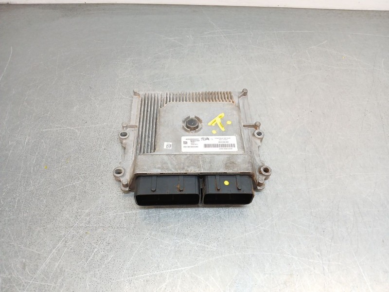 Recambio de centralita motor uce para citroën c3 iii (sx) 1.2 thp 110 referencia OEM IAM 9815023380  