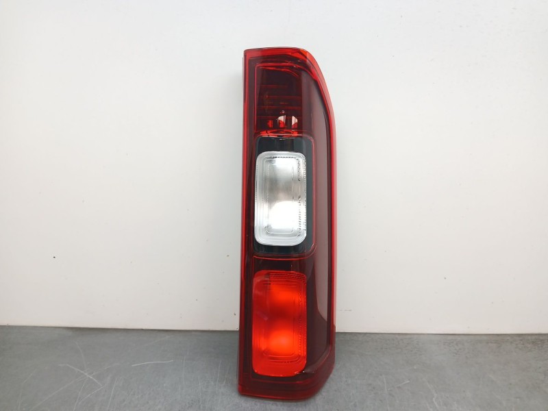 Recambio de piloto trasero derecho para renault trafic furgón referencia OEM IAM 265504656R  16806302
