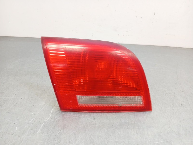 Recambio de piloto trasero izquierdo interior para audi a3 sportback (8p) 1.6 fsi attraction referencia OEM IAM 8p4945093b  