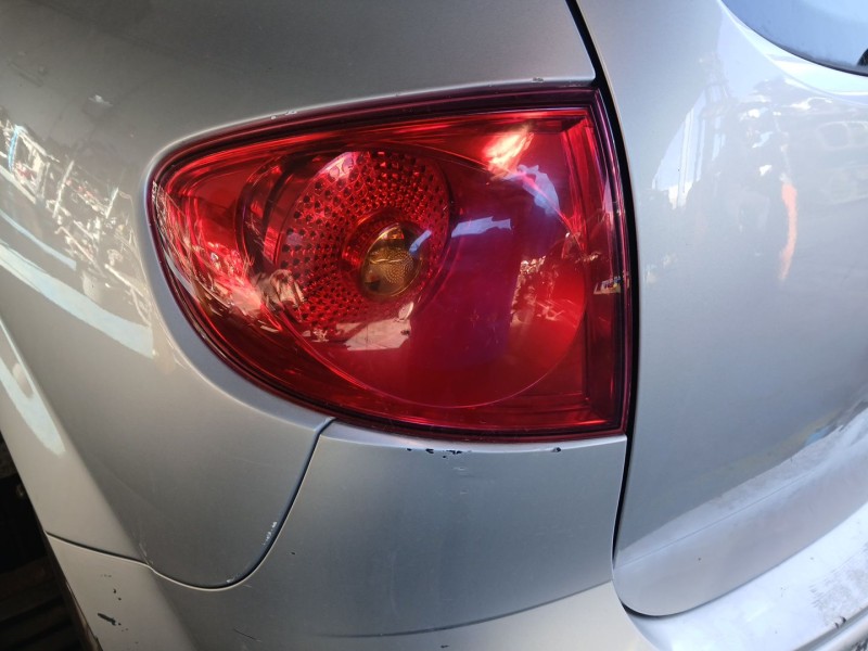 Recambio de piloto trasero izquierdo para seat altea (5p1) 1.6 referencia OEM IAM 5P0945111B  