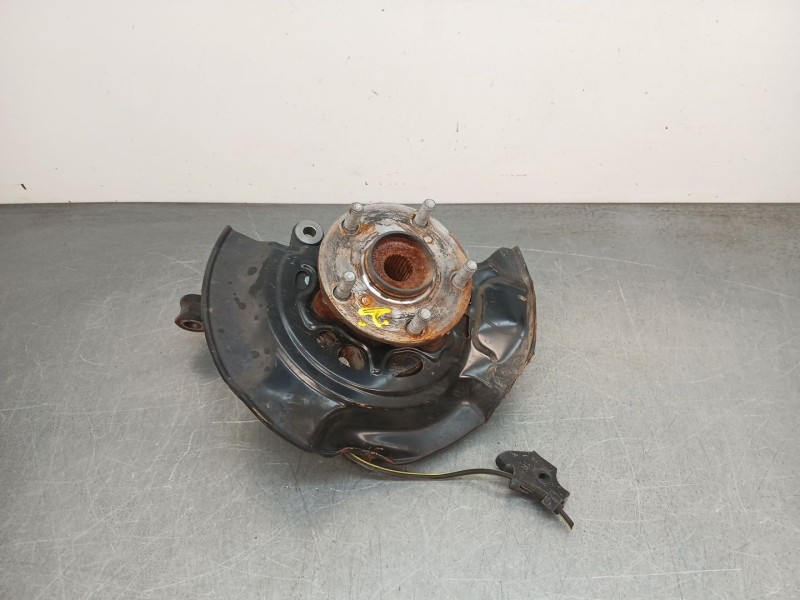 Recambio de mangueta delantera derecha para toyota auris hybrid active referencia OEM IAM 4321105090  